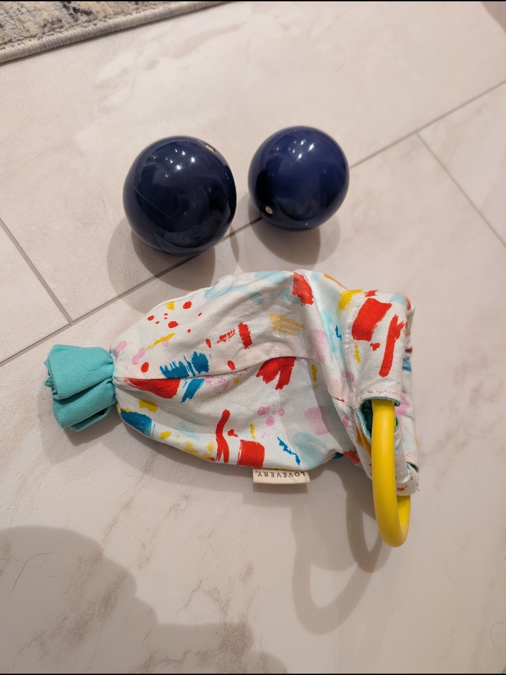 Lovevery - Colourful Fabric Bag And Balls